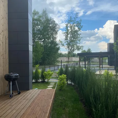 J7 With Terrace Апартаменти